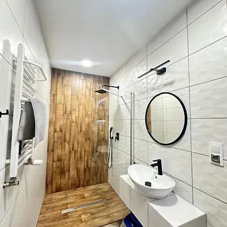 منتزه العطل Cztery Pory Roku أوسترونيه مورسكية