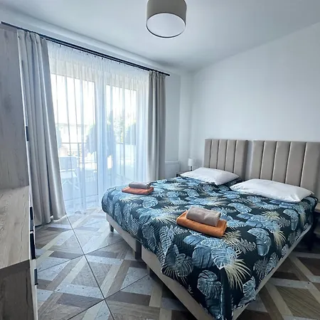 Cztery Pory Roku أوسترونيه مورسكية