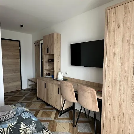 פארק נופש Cztery Pory Roku אוסטרוני מורסקי