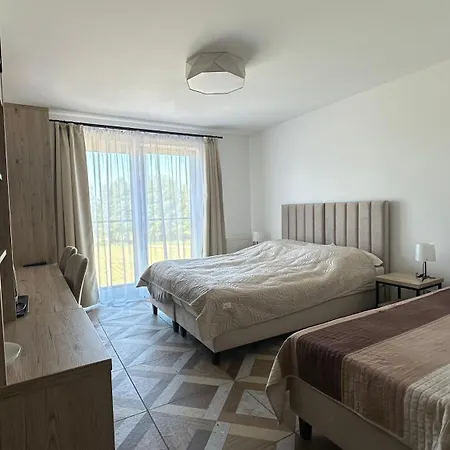 Cztery Pory Roku פארק נופש אוסטרוני מורסקי