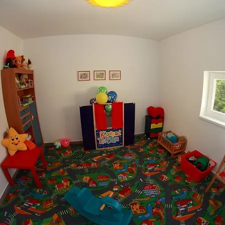 منتزه العطل Cztery Pory Roku *