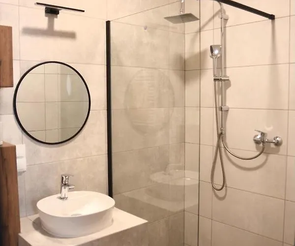 Cztery Pory Roku Ustronie Morskie